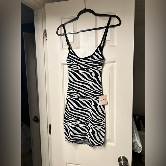 NEW NWT Revolve Superdown Size S Black and White Zebra Bodycon Dress - Picture 2 of 8